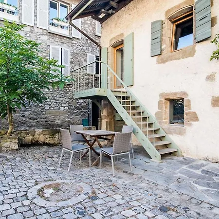 Very On Geneva Apartman *