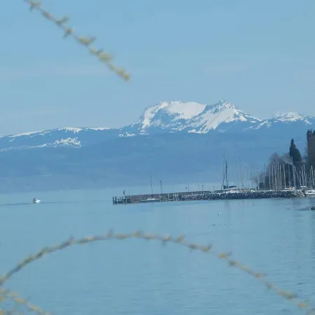 Very On Geneva * Nernier