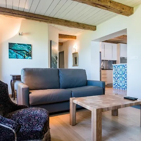 Very On Geneva Apartment *